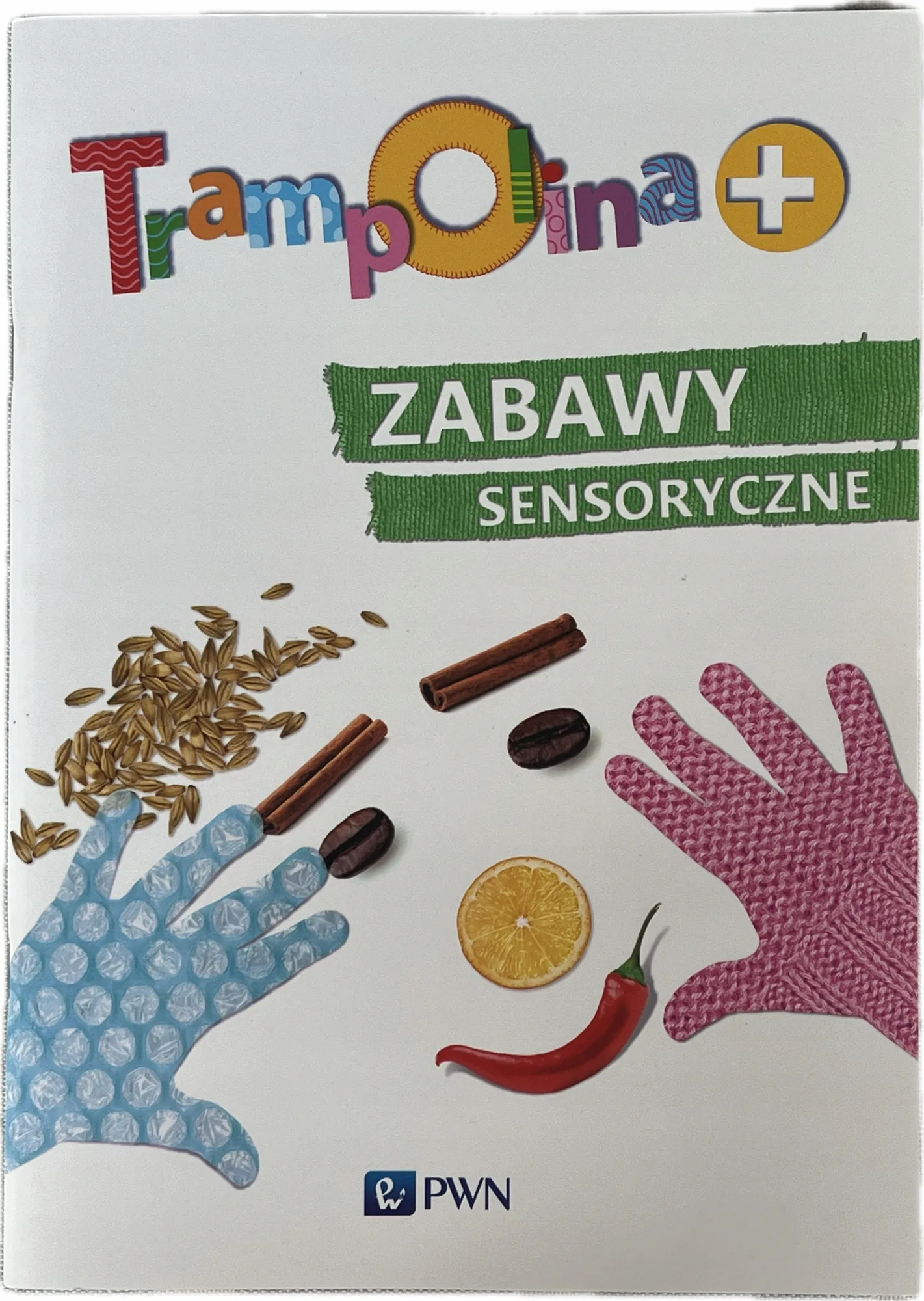 Okładka: TRAMPOLINA plus zabawy sensoryczne karty pracy zerówka PWN