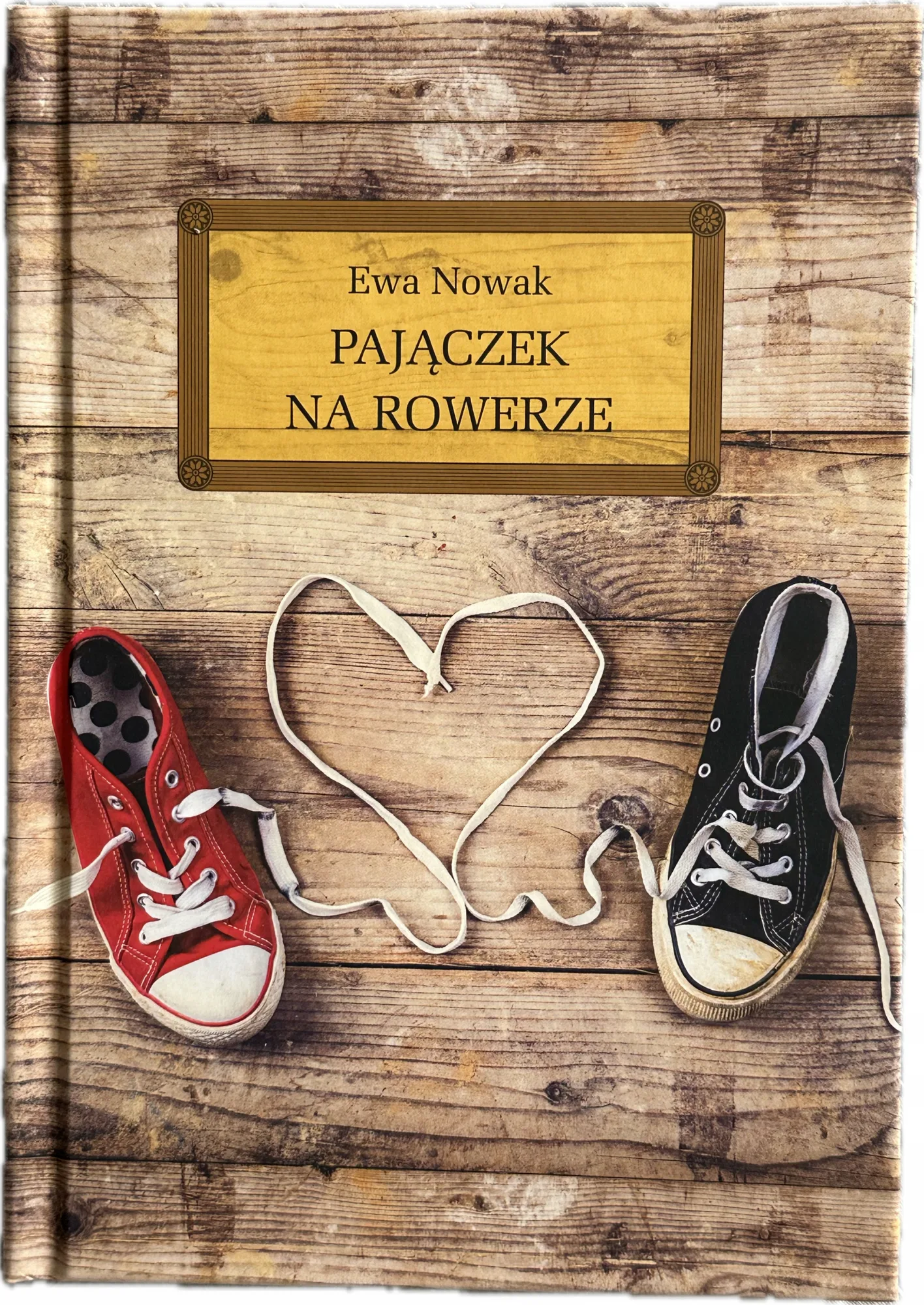 Okładka: Pajączek na rowerze EWA NOWAK lektura z opracowaniem streszczenie
