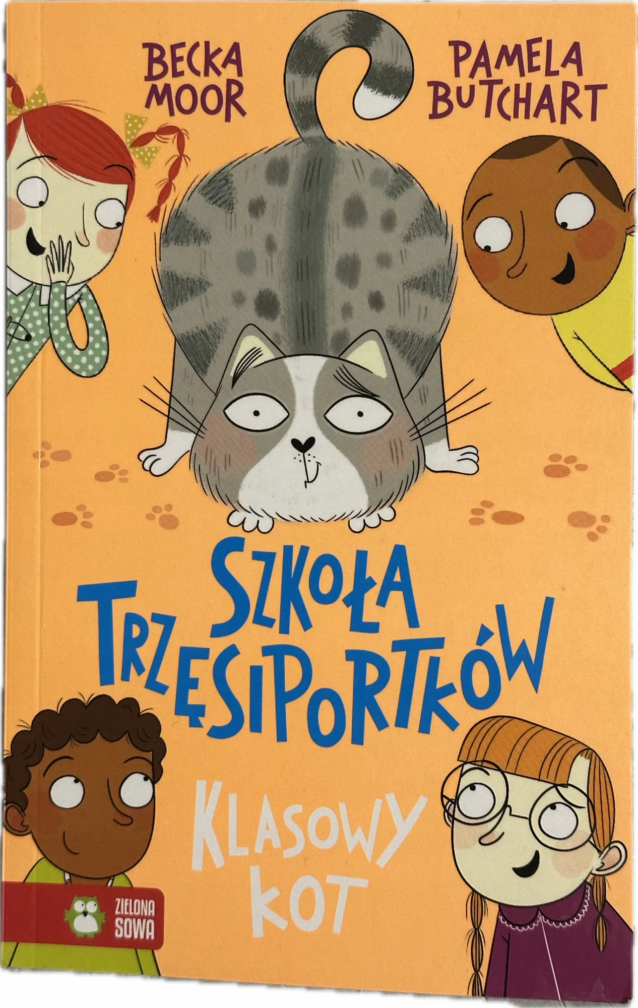 Okładka: Szkoła Trzęsiportków Klasowy kot Pamela Butchart Becka MOOR