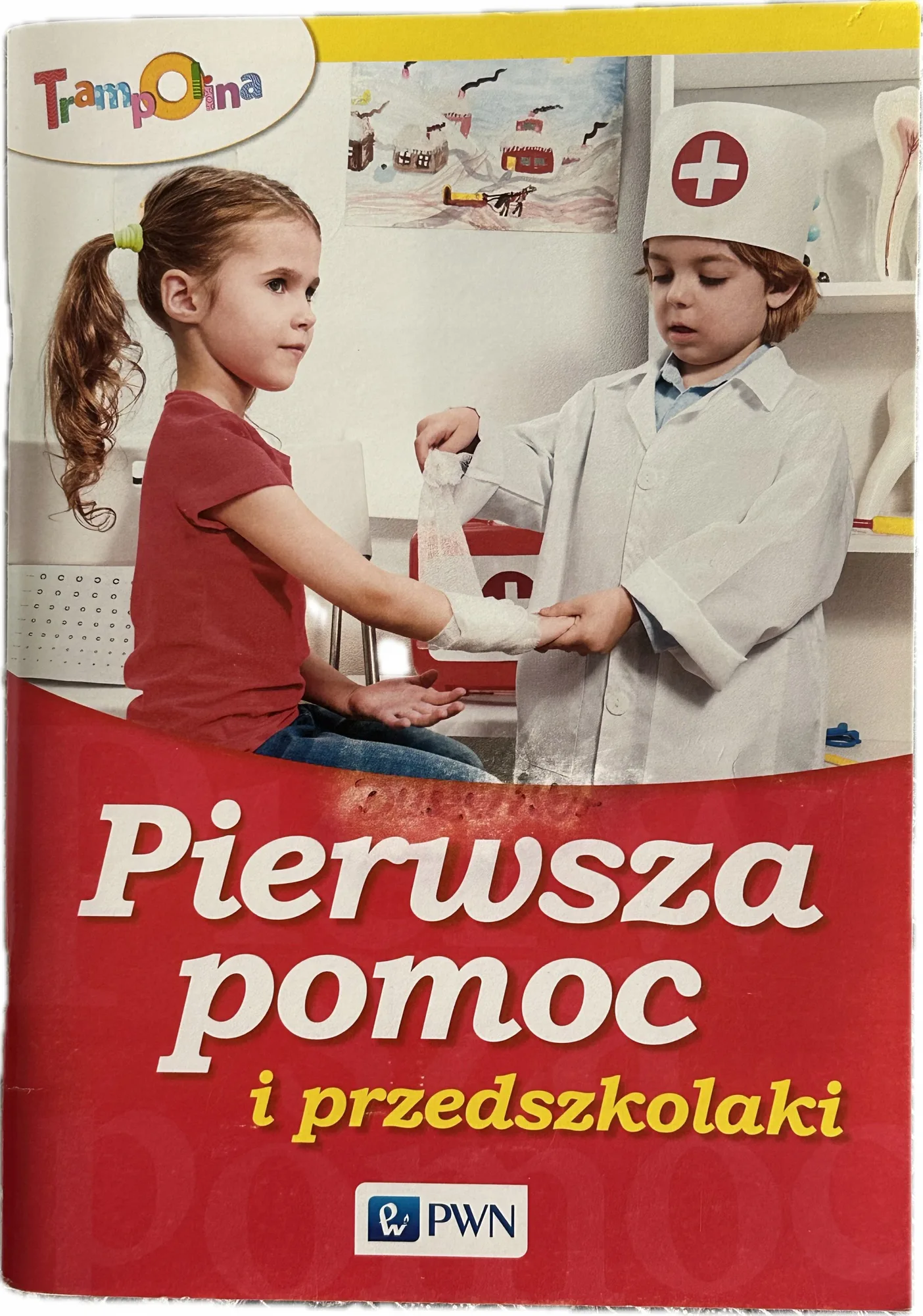 Okładka: Trampolina Pierwsza pomoc i przedszkolaki zerówka karty pracy ćwiczenia PWN